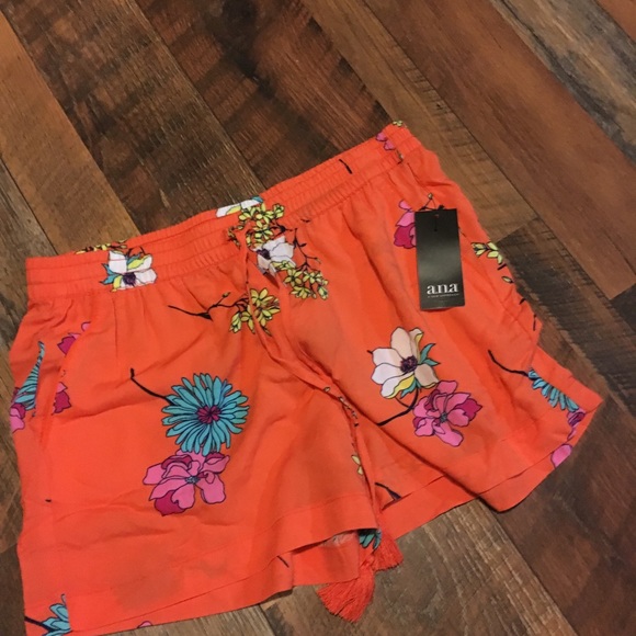 • SOLD // soft floral tassel shorts by ana • - Picture 2 of 8
